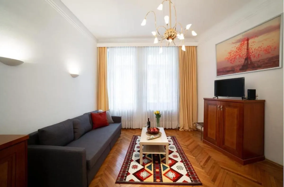 Classical Premium Apartment With Free Parking location
